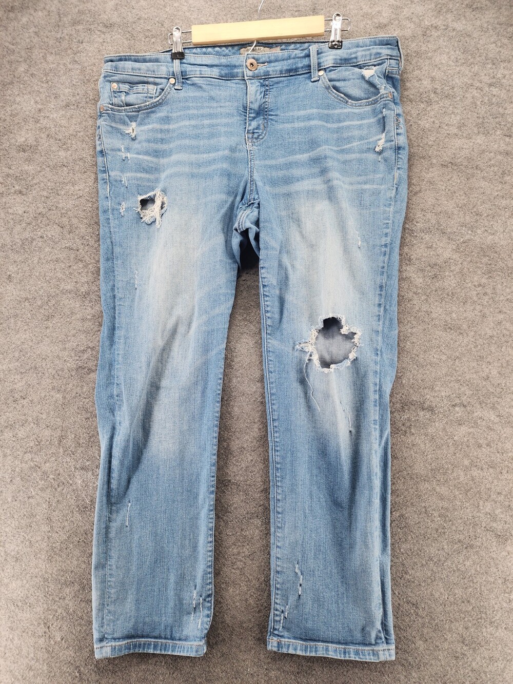 Torrid Jeans Womens 18 Boyfriend Straight High Rise Distressed Blue Denim 41x28"